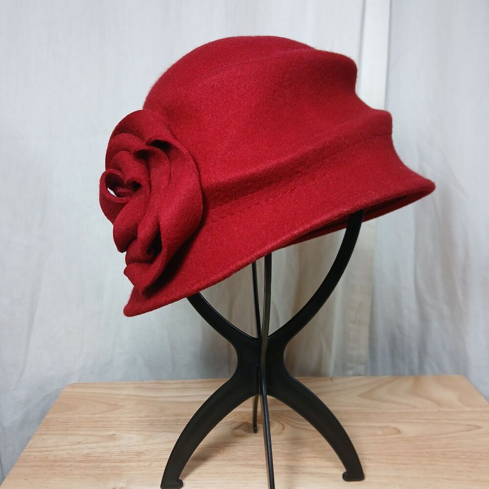 Betmar New York Red Alexandrite Cloche Hat With Rosette 100% Wool Flapper Style